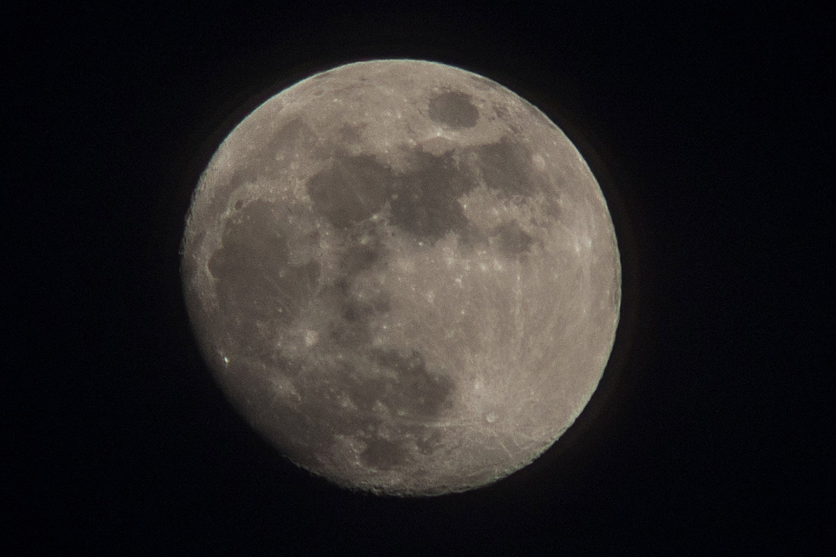 луна на 600 мм